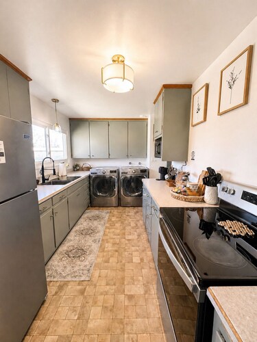 Delightful, cozy and warm 3-bedroom house with upgrade amenities in Yreka