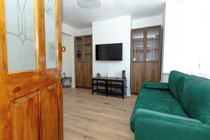 Living area - Stylish 2 bed house (Filton)