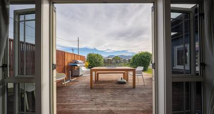 Dragon Fly Cottage - Te Anau Holiday Home