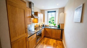 Private kitchen - 5 Mins Murrayfield Stadium|Parking|Nr City Centre (Edinburgh)