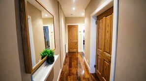 Interior - 5 Mins Murrayfield Stadium|Parking|Nr City Centre (Edinburgh)