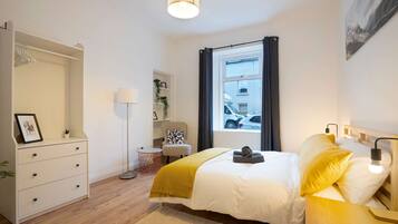 Desk, iron/ironing board, travel cot, WiFi