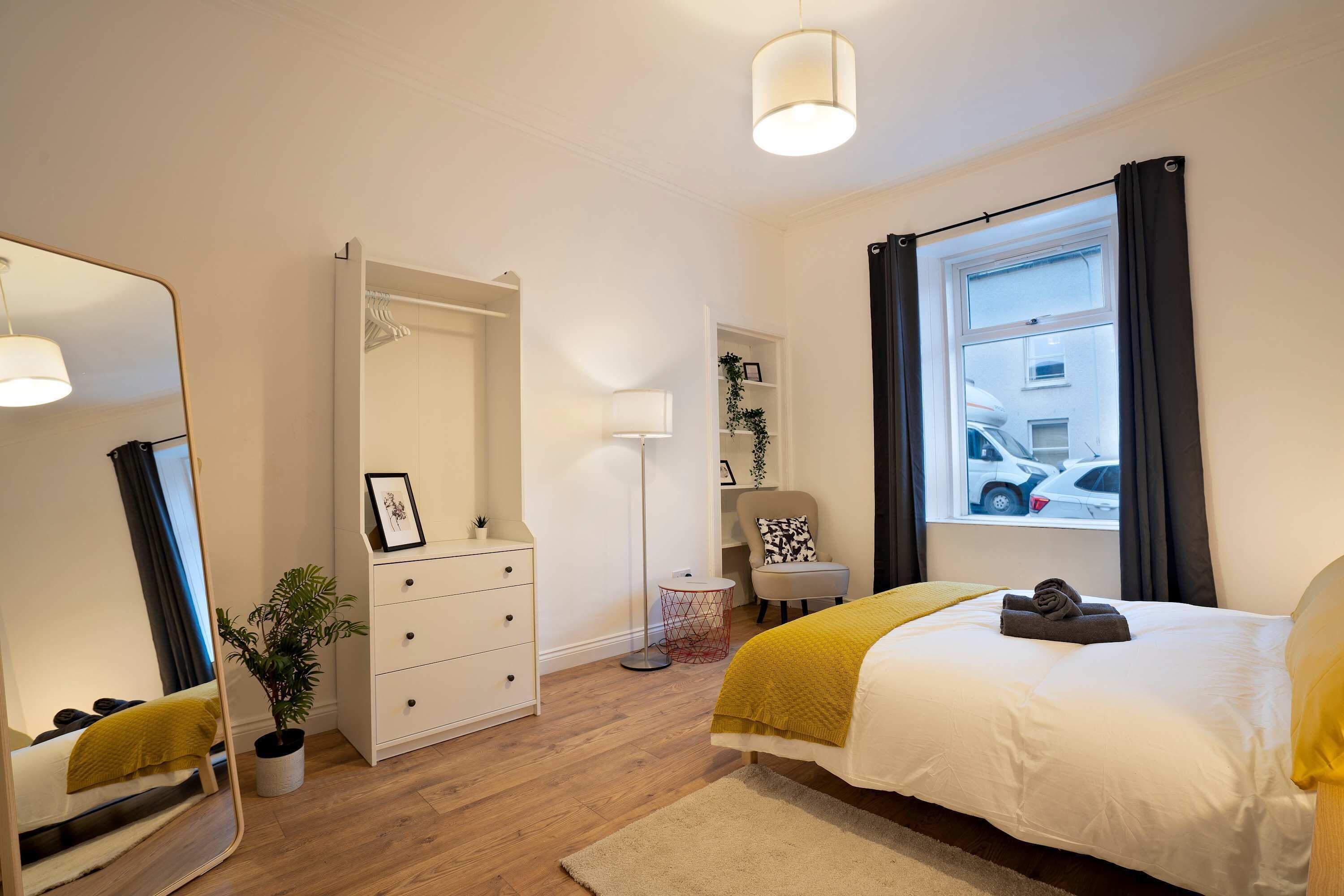Desk, iron/ironing board, travel cot, WiFi