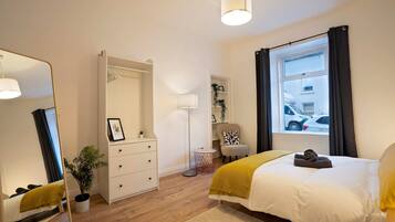 Desk, iron/ironing board, travel cot, WiFi