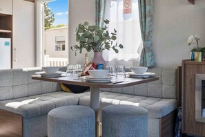 Dining - Seton Sands 3BR Spacious Caravan near Edinburgh (Port Seton)