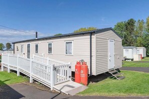 Exterior - Seton Sands 3BR Spacious Caravan near Edinburgh (Port Seton)