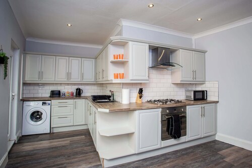 Walk to Seaburn Beach - Parking - Coastal Stay