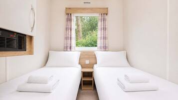 3 bedrooms, iron/ironing board, bed sheets