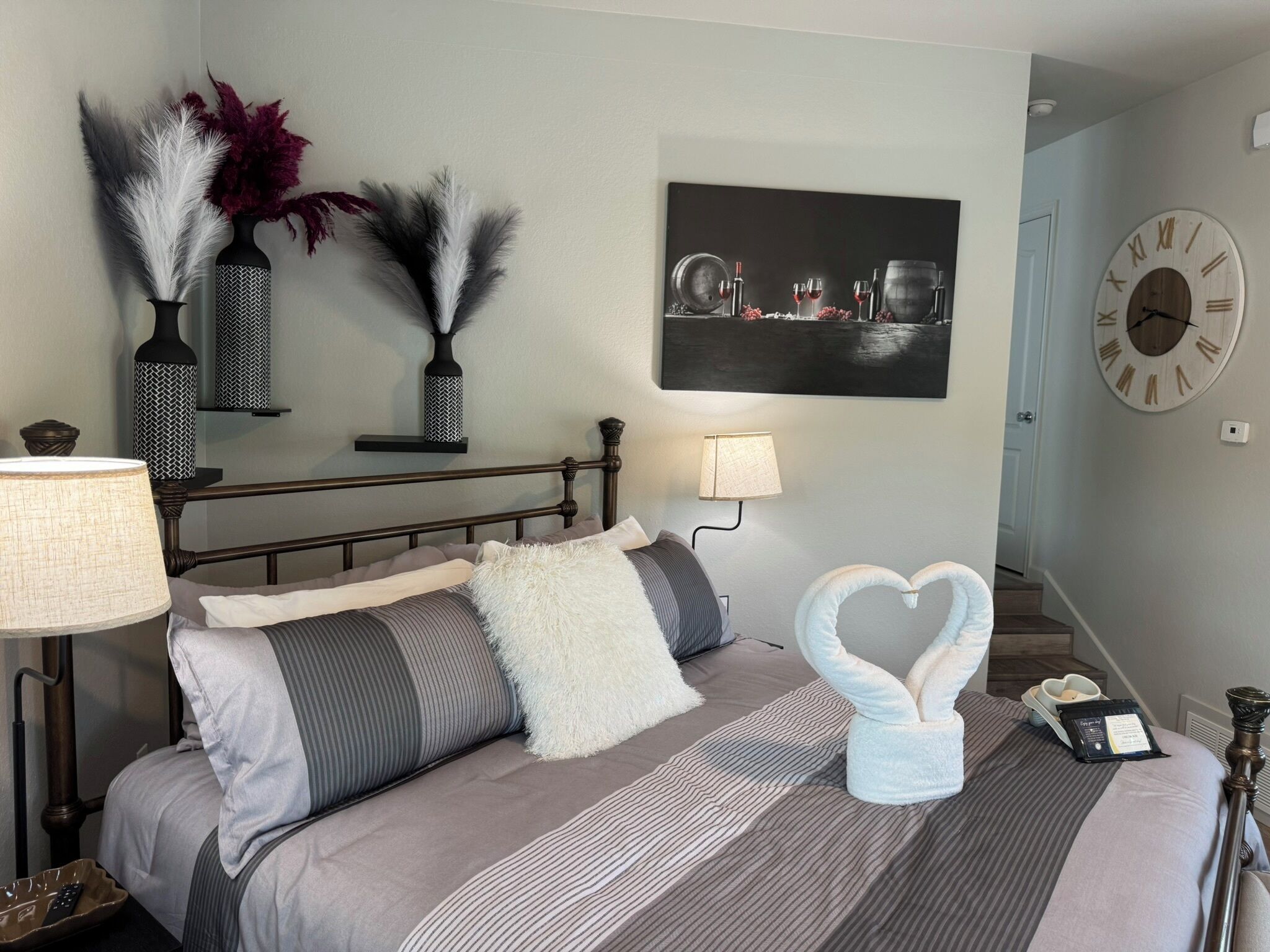 Waterfront Honeymoon Cabin With Pool Access - Grove, OK