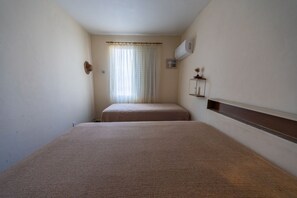 Free WiFi, bed sheets - Apto para 6 com Garagem a 450m da Praia do Forte (Praia Grande)