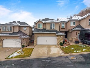 Exterior - Epic Escape with Hot Tub close to Canyons! (Cottonwood Heights)