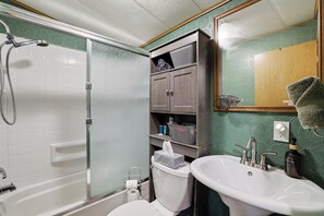 Bathroom - Private Hot Tub, Nintendo Wii, Firepit, Outdoor Movie Projector, Lake Access (Gouldsboro)