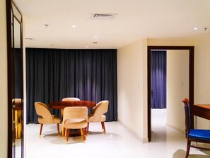 Căn hộ có thiết kế đặc trưng, quang cảnh thành phố | Khu ăn uống