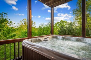 Outdoor spa tub - Sapphire Sky | Kids Fun Zone | Sauna | Mtn Views (Mineral Bluff)