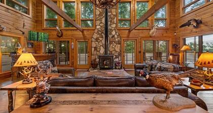 Black Stag Lodge | A Rustic Reprieve