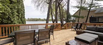 Lakefront Retreat w/ Hot Tub + Sauna