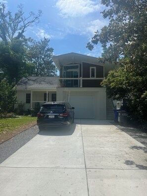 Exterior - Private Studio w/ Balcony + Parking - Quiet Retreat (North Charleston)
