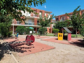 Property grounds - À proximité de la plage | Accès piscine | Parking (ARGELES-SUR-MER)