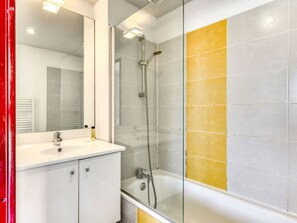 Bathroom - Proche de la plage | Accès piscine | AC + balcon (ARGELES-SUR-MER)
