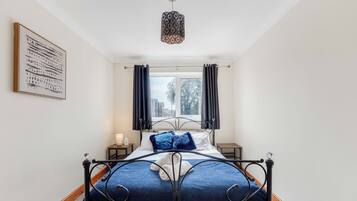 WiFi, bed sheets