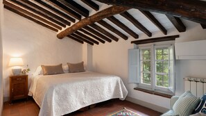 Iron/ironing board, free WiFi, bed sheets - Villa delle Silerchie 10, Emma Villas (Camaiore)