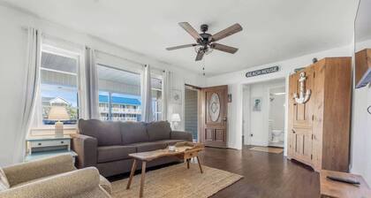 King's Cottage | Steps from Kure Beach Pier |
