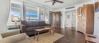 King's Cottage | Steps from Kure Beach Pier |