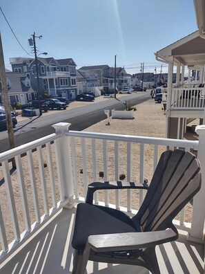 Property grounds - BAYSIDE FAMILY RENTAL! TWO UNITS IN ONE! (Peahala Park)