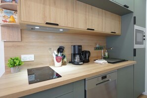 Kühlschrank, Mikrowelle, Geschirrspüler