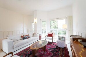 TV, stereo - Villa Viasol - Four Bedroom House, Sleeps 10 (Les Sables d'Olonne)