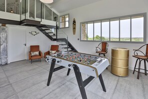 Games room - Villa de Charles - Five Bedroom House, Sleeps 10 (Talmont-Saint-Hilaire)