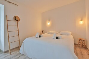 4 dormitorios, tabla de planchar con plancha, wifi gratis y ropa de cama