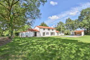 Exterior - L'Augizière - Four Bedroom House, Sleeps 8 (Sainte-Flaive-des-Loups)