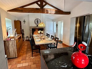 Dining - La Demeure Glycine - Five Bedroom House, Sleeps 10 (Avrillé)