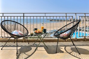 Property grounds - Miramar - Two Bedroom Apartment, Sleeps 6 (Les Sables d'Olonne)