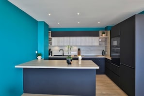 Fridge, microwave, oven, dishwasher - Miramar - Two Bedroom Apartment, Sleeps 6 (Les Sables d'Olonne)