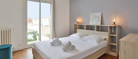 Iron/ironing board, free WiFi, bed sheets