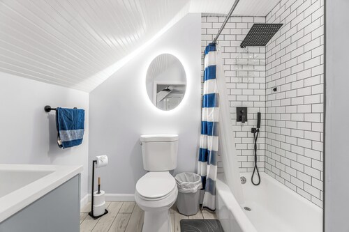 2-bedroom modern apartment for relaxing stays