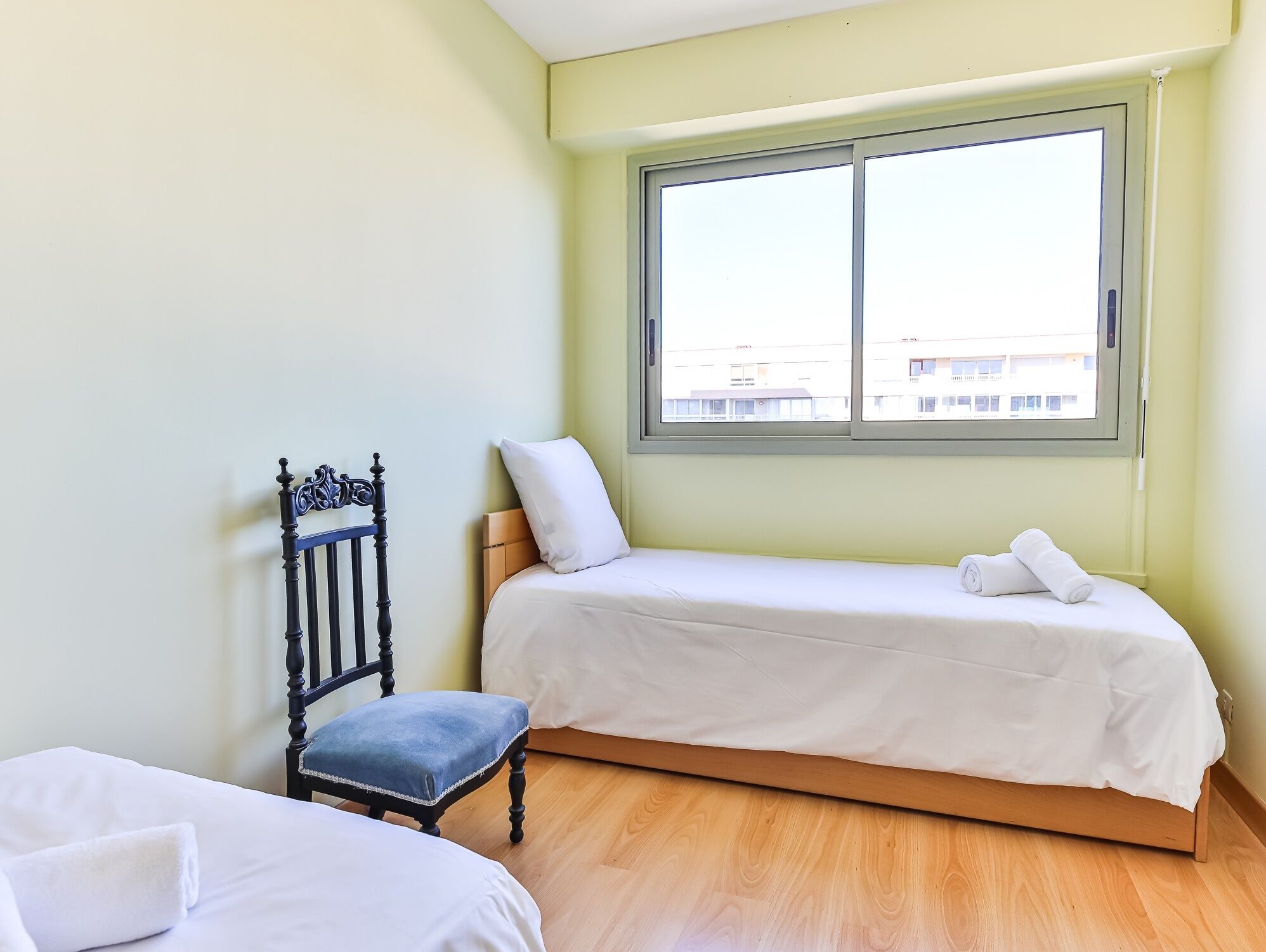 Wifi gratis y ropa de cama