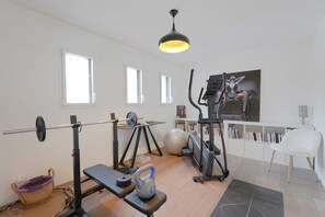 Fitness facility - Villa du Château - Four Bedroom House, Sleeps 8 (Talmont-Saint-Hilaire)