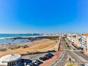 Beach - Cocon Kennedy - Studio Apartment, Sleeps 2 (Les Sables d'Olonne)