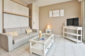 Living area - Cocon Kennedy - Studio Apartment, Sleeps 2 (Les Sables d'Olonne)