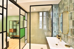 Hair dryer, towels - Villa Babil - Four Bedroom House, Sleeps 8 (Les Sables d'Olonne)