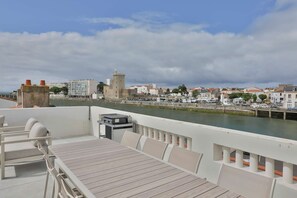 Outdoor dining - Mouettes des Sables - Three Bedroom House, Sleeps 8 (Les Sables d'Olonne)