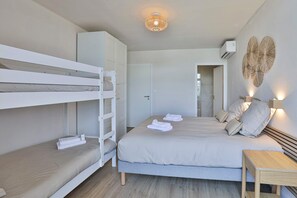Silitysrauta/-lauta, ilmainen Wi-Fi, vuodevaatteet