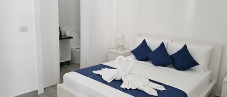 In-room safe, free WiFi