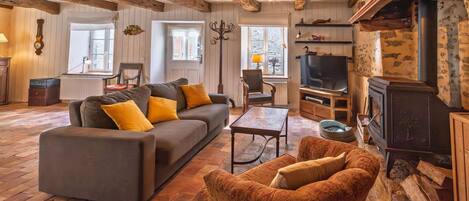 Tv, dvd-spelare och en stereo