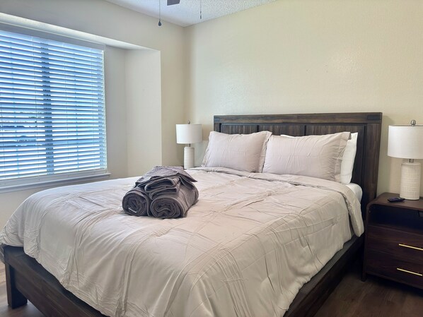 3 bedrooms, iron/ironing board, WiFi, bed sheets