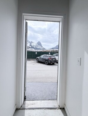 Interior - Mountain Views | 1-Bed Loft | Steps to Downtown (Canmore)