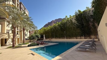 Luxury Apartment, Balcony, Mountain View | Front of property